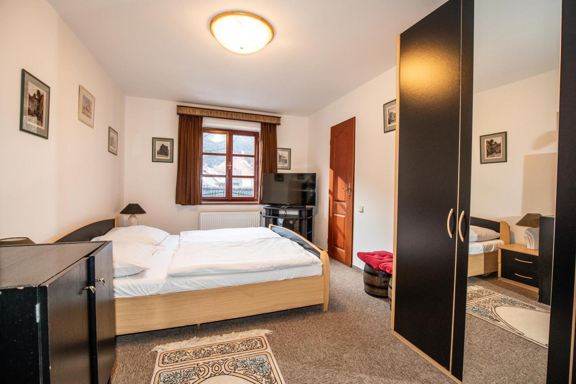 Resort U Jelena Křivoklát Cameră foto