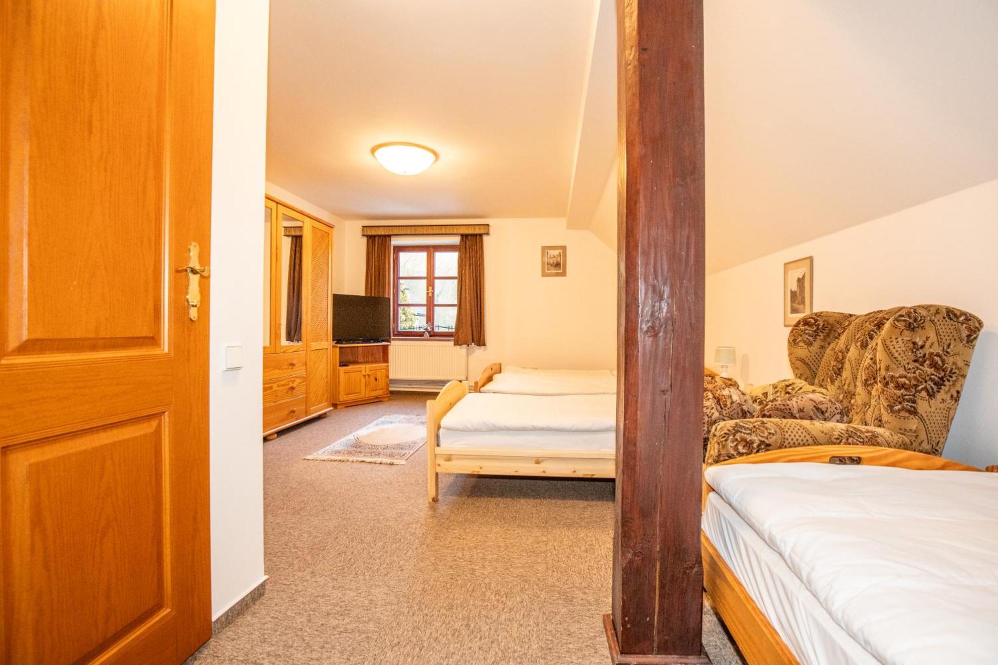 Resort U Jelena Křivoklát Cameră foto